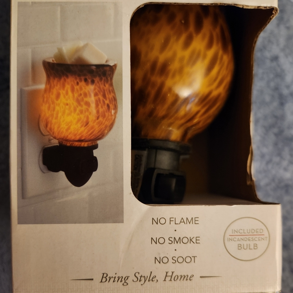 Huntington Home Amber Glow Fragrance Warmer - Picture 3 of 3